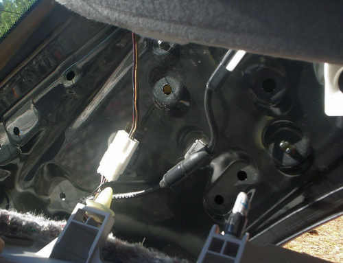 electrical connector rear of car